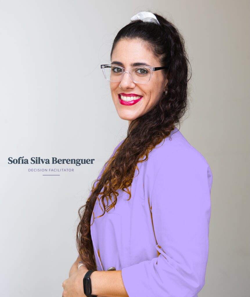 Sofía Silva Berenguer Sofía portrait purple side
